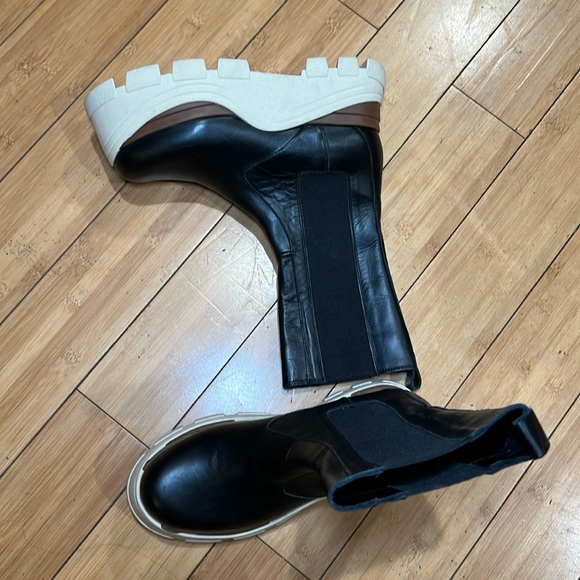 Free People Phoenix Chelsea Boots black size 39/8.5 - Picture 4 of 16